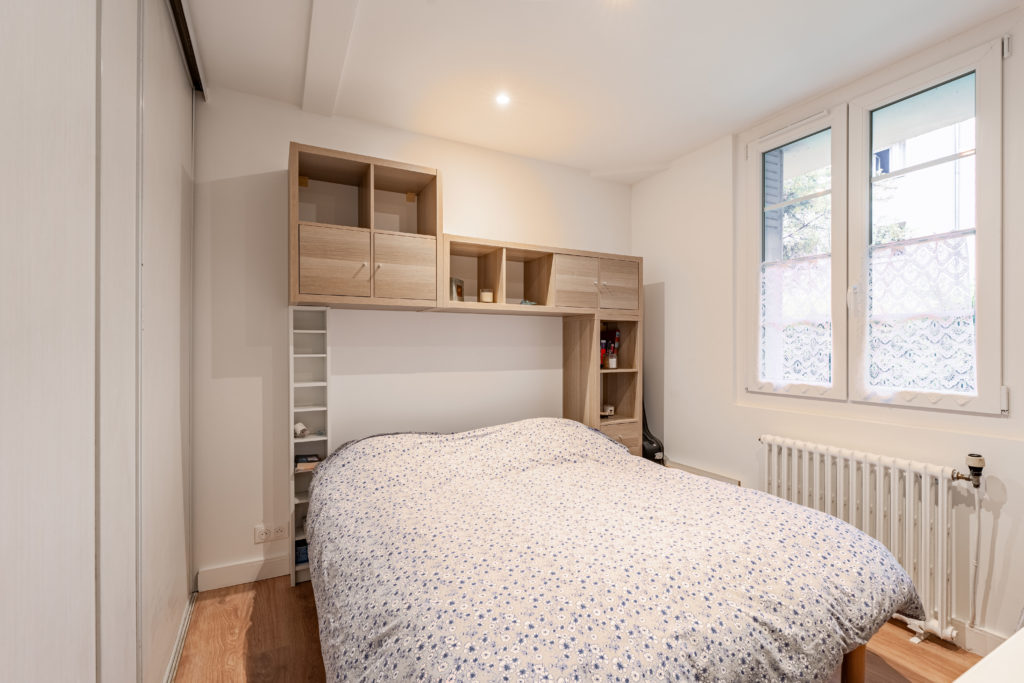 aménagement d¡une chambre avec meuble sur mesure à Arcueil