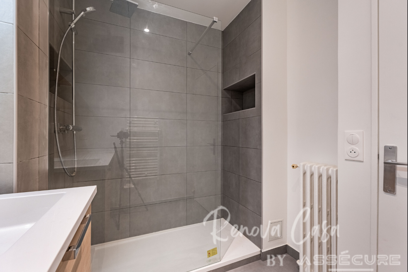 Installation d'une douche moderne et pratique à Paris 7