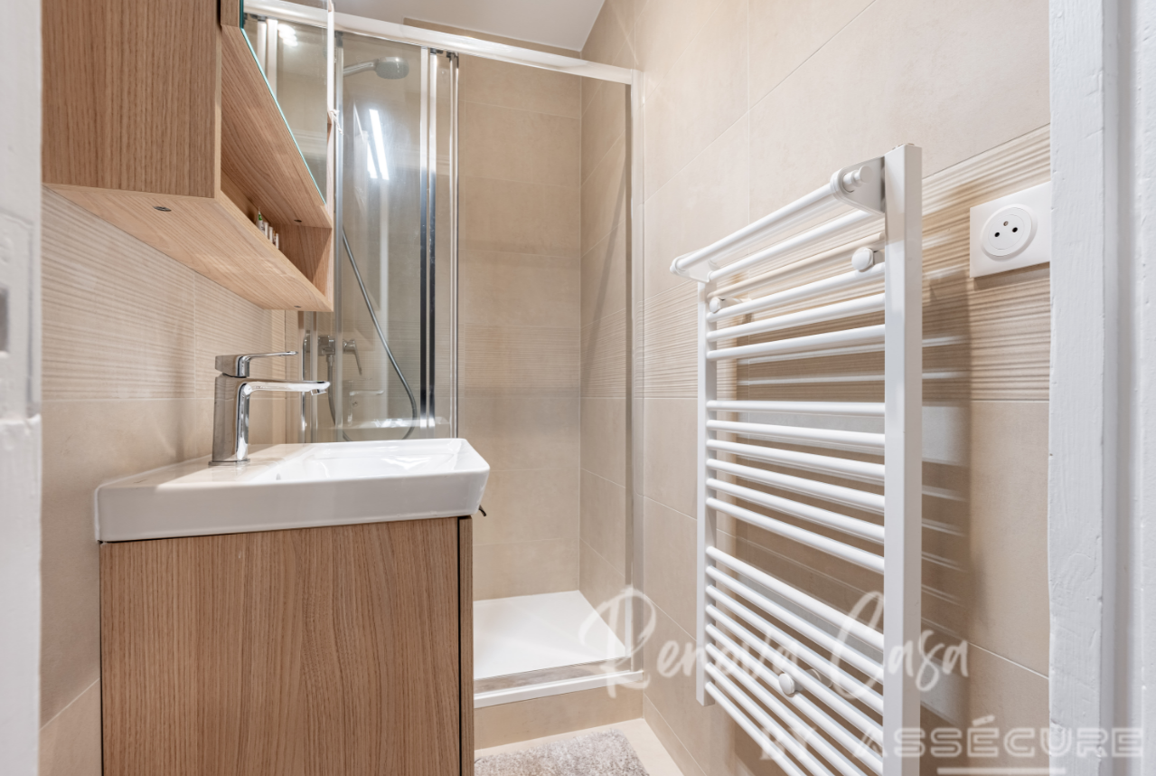 Remplacer la baignoire par une douche : le principal gain d’espace